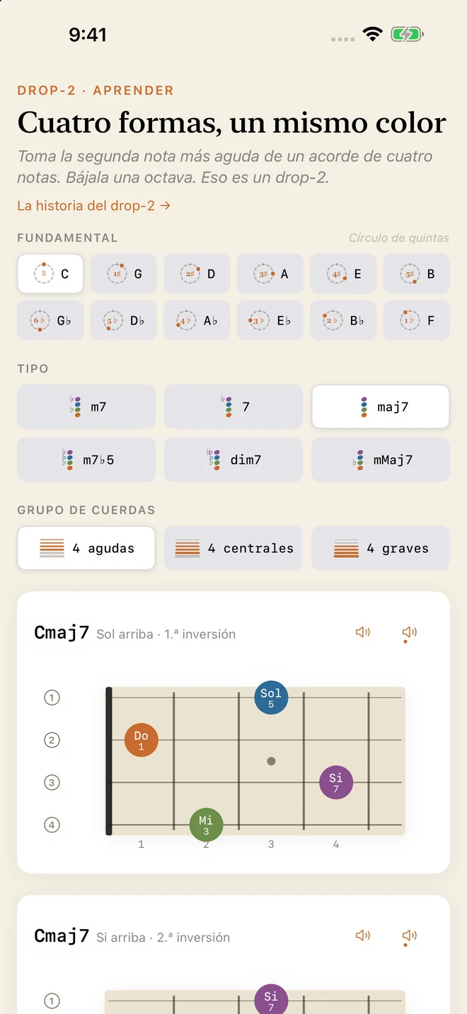 El módulo Drop-2 en el modo Aprender: selectores de fundamental, tipo y grupo de cuerdas sobre diagramas del diapasón con las inversiones de Cmaj7.